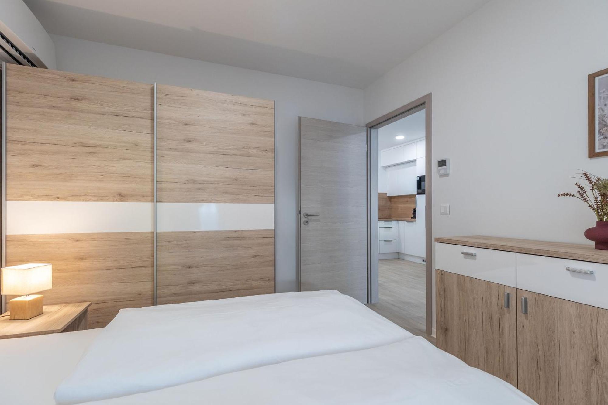 Casa Romana Apartmanok Siofok By Bltn Eksteriør billede